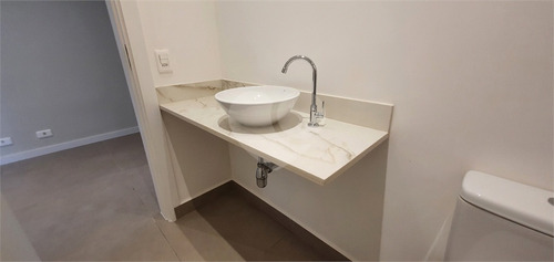Imagem 26 de 30 de Apartamento 2 Dormitórios Sendo 1 Suíte, Vista Mar, Lazer Completo. - Reo602536