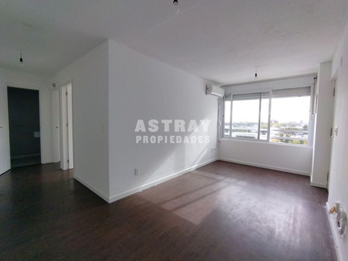 Apartamento En Venta De 2 Dormitorios En Montevideo (ref: Ast-3430)