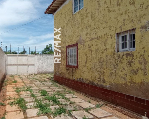 Re/max 2mil Vende Posada En La Sabana De Guacuco, Calle Díaz. Isla De Margarita, Estado Nueva Esparta