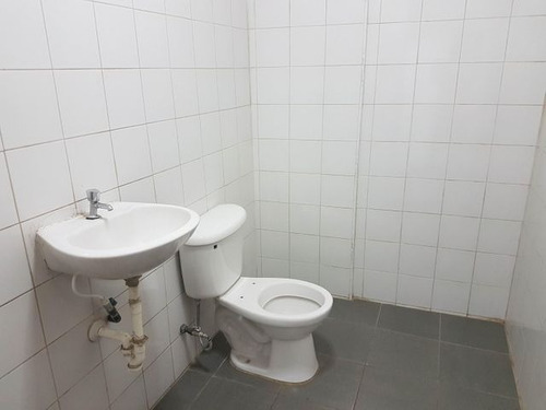 Imagen 4 de 8 de Local En Alquiler Ideal Para Consultorios Médicos Solo Para Empresas 04126887776