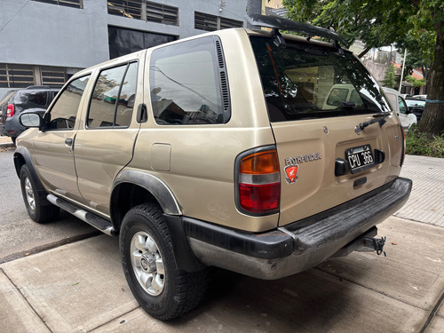 Nissan Pathfinder 3.3 Se