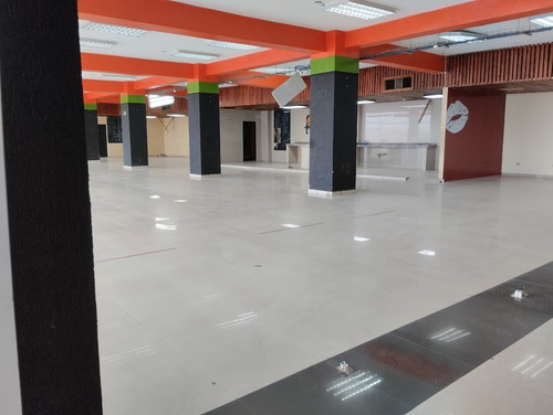 Imagen 2 de 5 de Se Alquila Local Comerciial En Puerto La Cruz - Alexis Quinan - 0416.081.70.64.