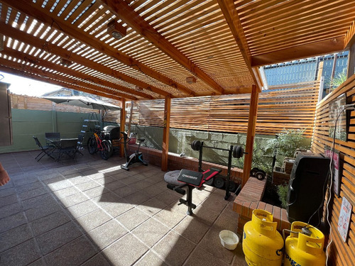 Imagen 8 de 15 de Hermosa Casa En Excelente Sector !!!!