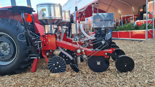 Sembradora Neumática 4 Surcos Massey Ferguson Con Accesorios