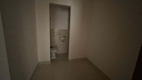 Venta De Apartamento De 2 Habitaciones En La Esperilla
