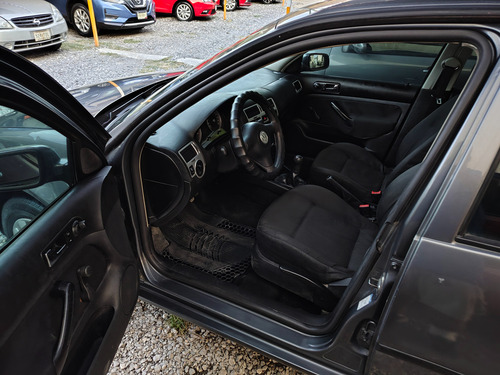 Volkswagen Jetta 2.0 City 5vel Mt