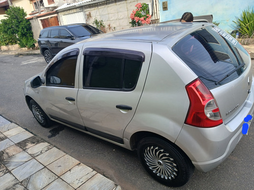 Renault Sandero 1.0 16v Expression Hi-flex 5p