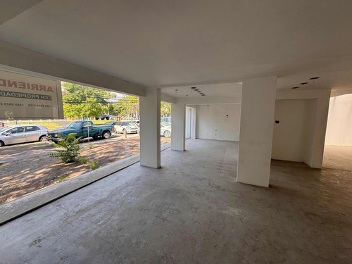 Excelente Y Exclusiva Ubicación Local Comercial / Remodelado