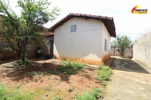 Imagem 11 de 13 de Casa À Venda, 2 Quartos, 1 Vaga, Paraíso - Divinópolis/mg - 28230