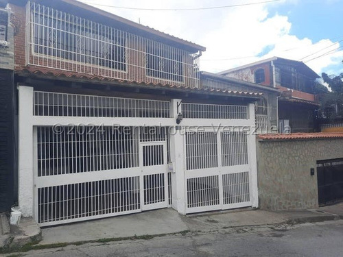 Casa Tipo Dúplex En Alquiler. Urb. Los Palos Grandes.