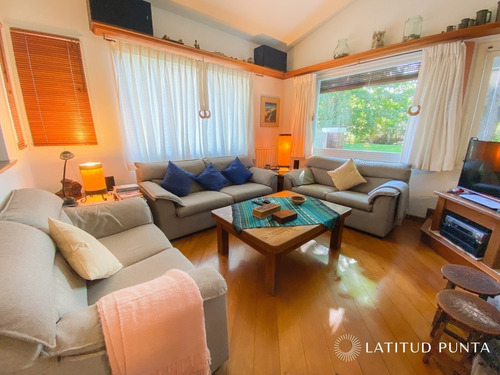 Residencia En Cantegril- Ref: 935