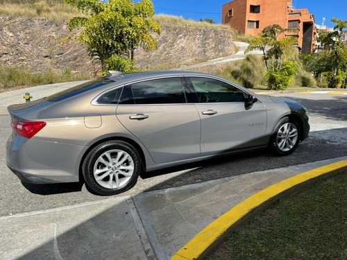 Chevrolet Malibu Automático 2018