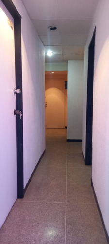 Imagen 8 de 14 de Oficina En Venta En La Torre Maracaibo (efi)