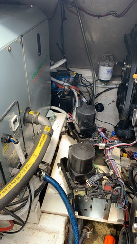 Imagen 10 de 13 de Custom Compas Ht Año 2016 2 X 200hp Nafta Nautica Favarolo