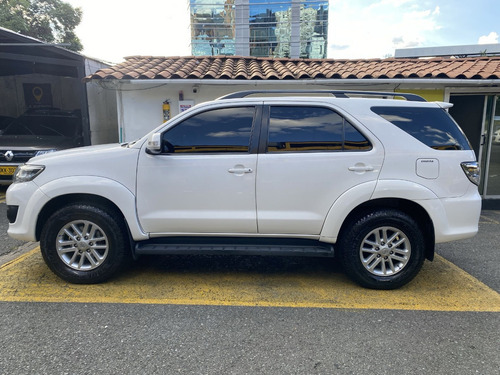 Toyota Fortuner 2.7 Sr5 4X2