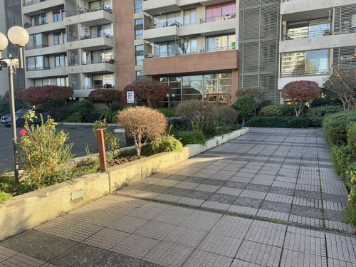 En Venta 4 Dormitorios, 2 Estacionamientos