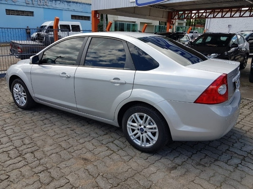 Focus Sedan Câmbio Mecânico, Completo Revisado