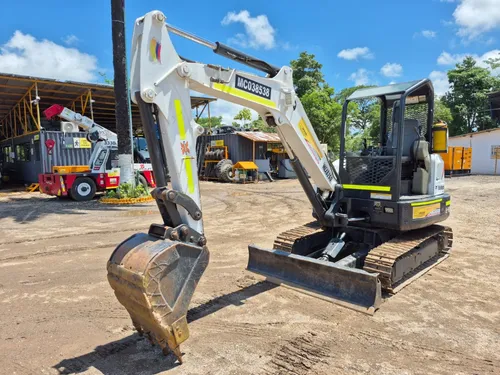 Miniexcavadora Bobcat E42 Modelo 2014