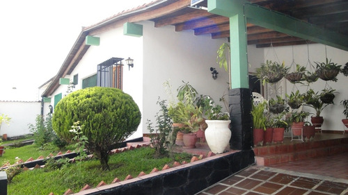 En Venta Casa Av. Los Proceres - Mérida.