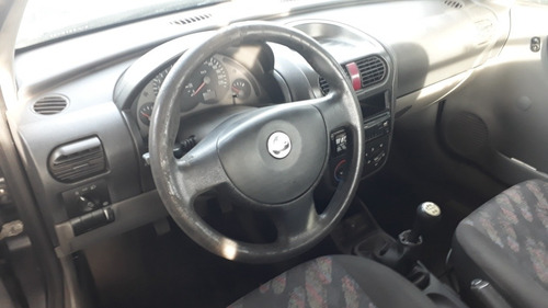 Imagem 3 de 8 de Chevrolet Montana 2004 1.8 Flex Power 2p
