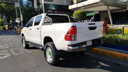 Toyota Hilux 2.7 Cabina Doble Sr Mt