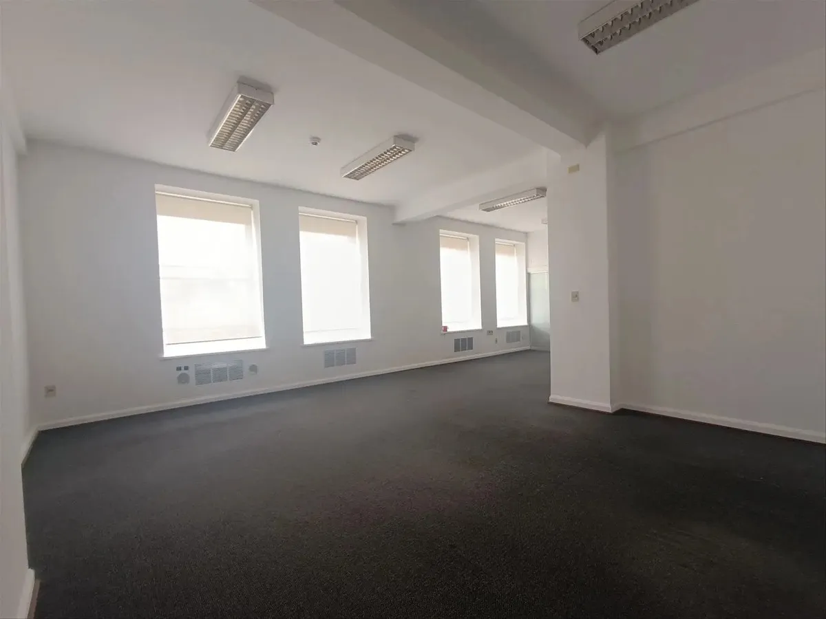 Alquiler Oficina Ciudad Vieja · Foto 4