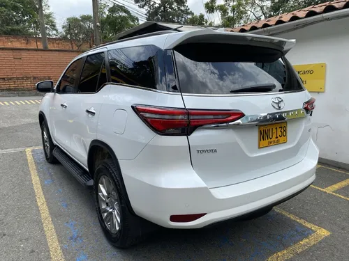 Toyota Fortuner 2.4 Srv Diesel At 4x2 2024