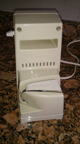 Imagen 2 de 2 de Destapador Electrico Marca Oster