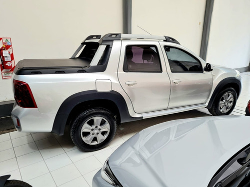 Imagen 3 de 7 de Renault Duster Oroch Outsider Plus 2.0 2017