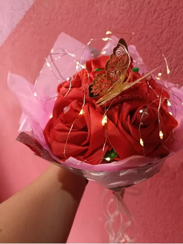 Ramo rosas eternas de liston  Regalos rosas, Ramo de cintas