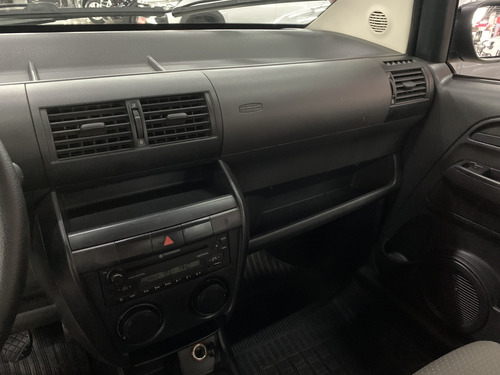 Volkswagen Fox 1.0 MI PLUS 8V FLEX 4P MANUAL