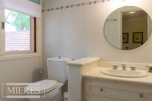 Venta De Casa 5 Dormitorios- Lugano (ref: Atm-7388)