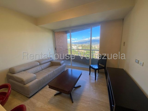 Acogedor Y Cómodo Apartamento En Alquiler. Urb. Lomas Del Sol.