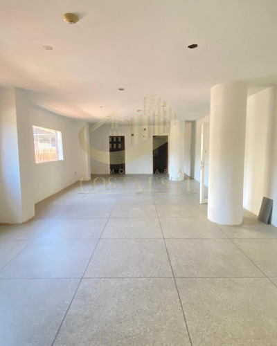 Venta Edificio Comercial De Cinco (5) Niveles Ubicado En Catia La Mar Ref 2356