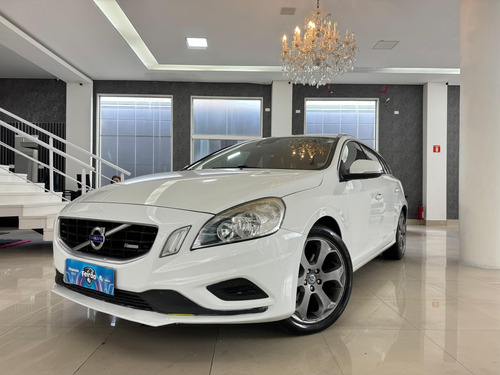 Volvo V60 2.0 T5 R DESIGN COMFORT 16V TURBO GASOLINA 4P AUTOMATIZADO