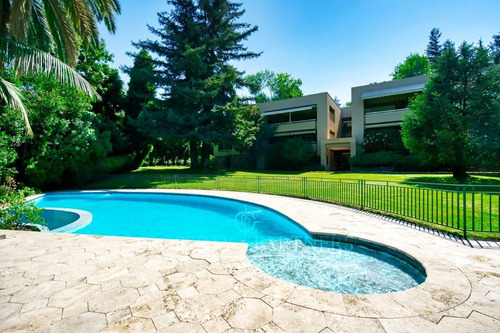 Exclusivo Penthouse En Los Dominicos Antiguos.