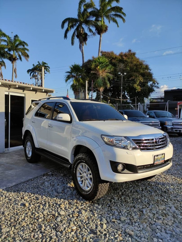 Imagen 3 de 12 de Toyota Fortuner 2018