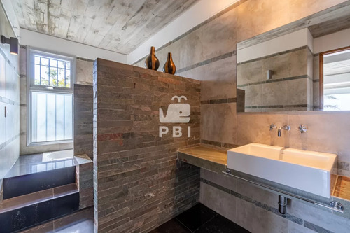Casa En Venta El Acantilado 4 Dormitorios En Punta Ballena - Ref : Pbi723