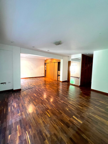 Se Alquila Anexo/casa En Prados Del Este