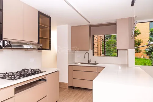 Apartamento En Venta En Los Balsos. Cod V776146