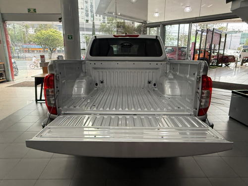 Nissan Frontier 2.5 Se Dc 4X2 Mt