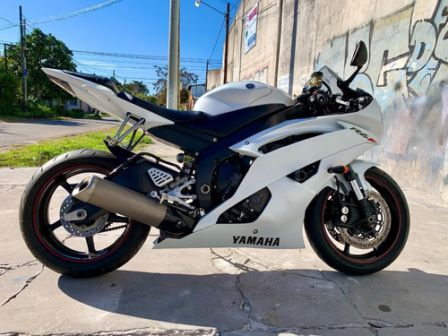Yamaha R6