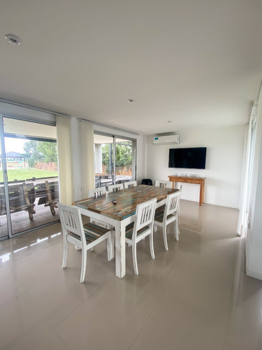 Imagen 4 de 10 de Venta De Casa Con Fondo A Laguna En Santa Rita, Canning