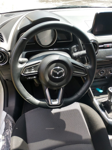 Imagen 6 de 15 de Mazda 2 Sedan 2019 I Touring Motor 1.5