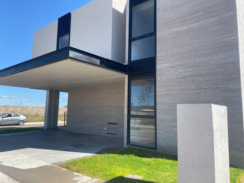 Casa En Venta, San Oliva Lomas Del Campanario Norte