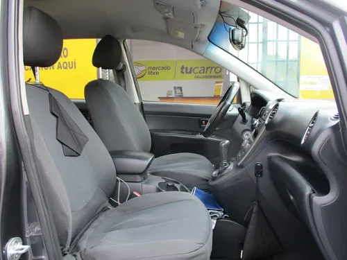 Kia Carens RONDO EX 4X2 2000CC MT AA