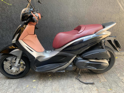 Imagem 3 de 9 de Piaggio Beverly 350 Touring