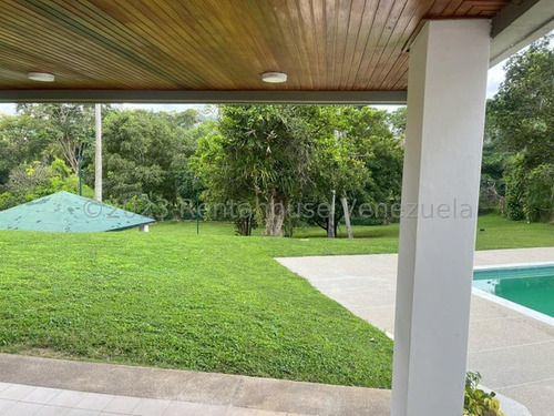 Baja De Precio En Venta ¡espectacular Casa En Valle Arriba Con Acceso A Campos De Golf! Alfonso 25-7912