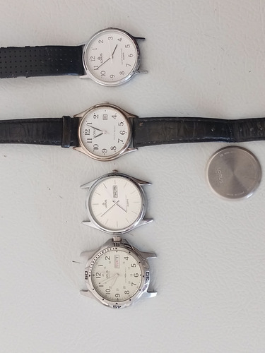 4 Relojes Lorus Quartz Hombre Para Reparar Con Faltantes Diferentes (Usado)