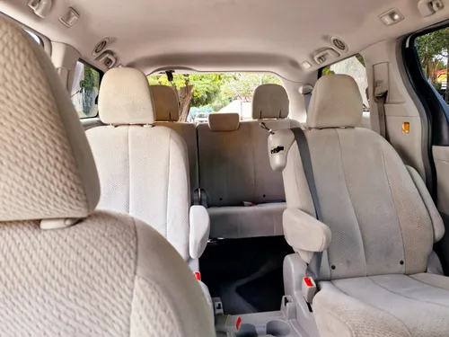 Toyota Sienna 3.5 Le Mt
